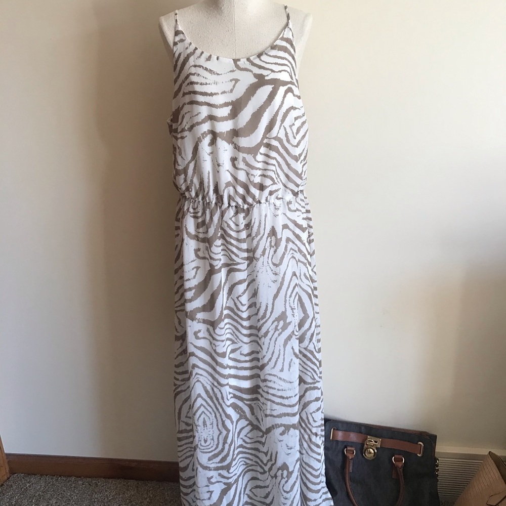Simply Noelle Printed Maxi Dress - s/m